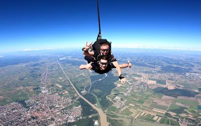 Padobranski vikend u Varaždinu – posljednja prilika za tandem skokove ove sezone!